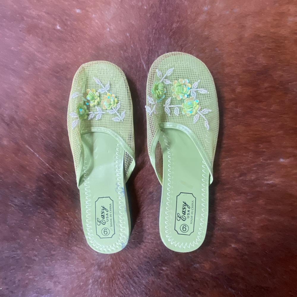 Green house shoes